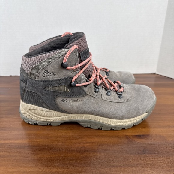Women's Columbia Hiking Boots Grey Pink Size 10.5 Wide Suede Waterproof - Picture 11 of 12